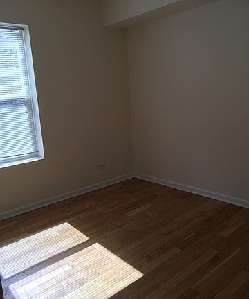 3rd image of 3107 W Lawrence Ave APT 3