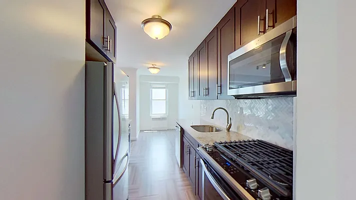 Rented by Batra Group Inc | media 37