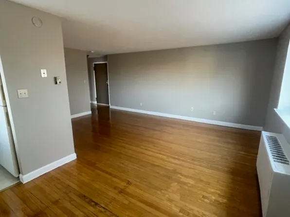 493 Tolland St, East Hartford, CT