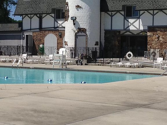 2nd image of 9404 Bay Colony Dr APT 3S