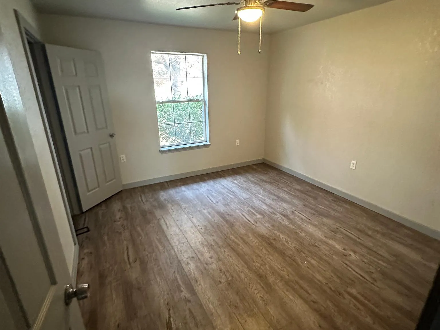 2466 Cottondale Rd — Photo 2