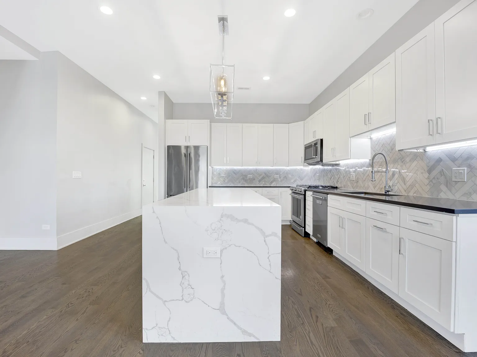 562 West 18th Street - 3W — Photo 2