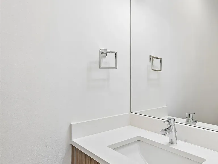 1421 22nd Ave — Photo 25
