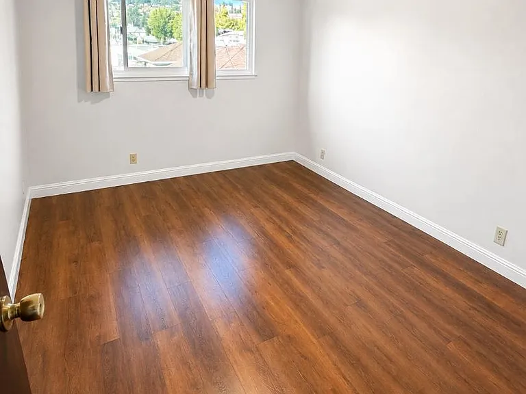 Unit Photo