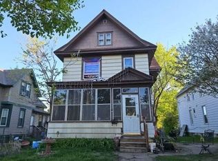 689 Charles Ave, Saint Paul, MN 55104