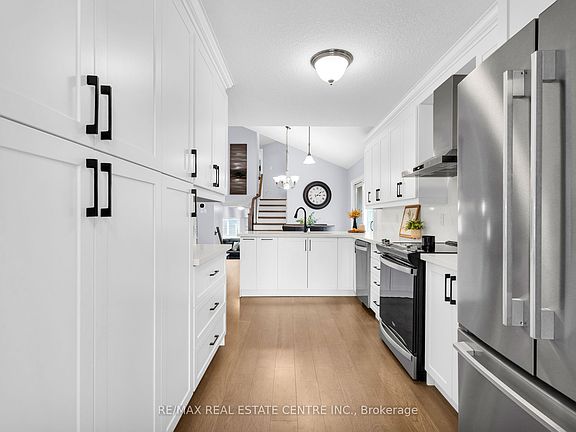5th image of 20 Henderson St