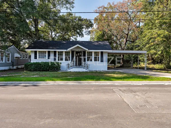 406 Pinehill Dr, Mobile, AL 36606