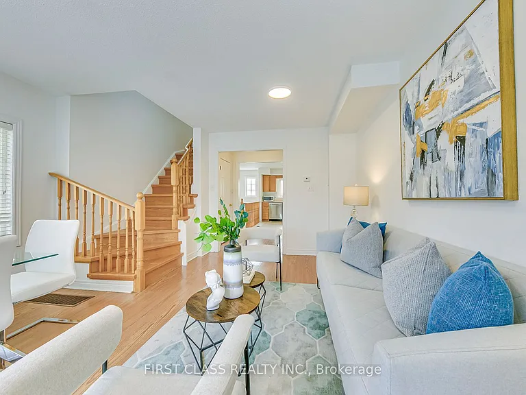 1128 Dundas St W #25 — Photo 16