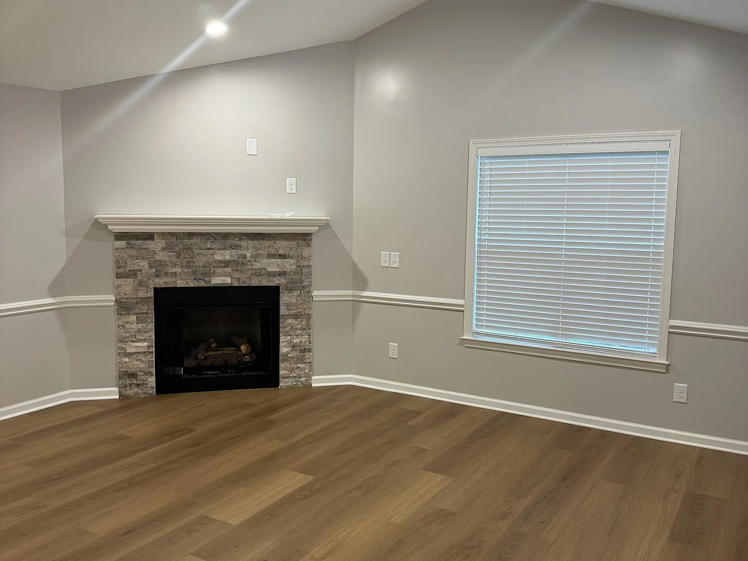 3 bed, 1376 sqft, $1,875 — Photo 3