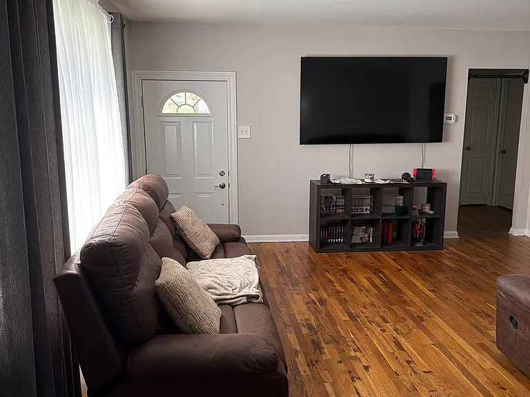 15 Hardy Rd — Photo 3