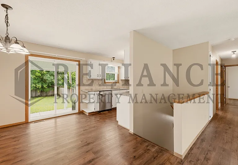516 N Lakeside Dr — Photo 19