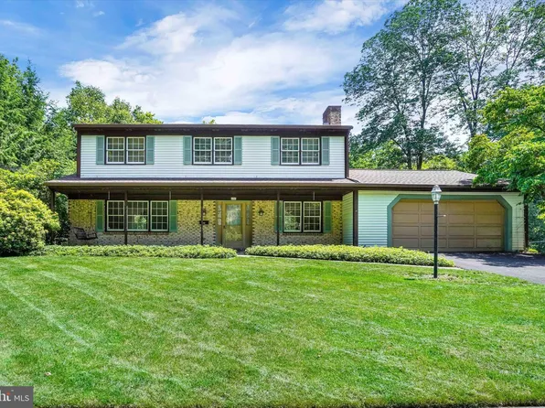 20 Tall Tree Dr, Camp Hill, PA 17011