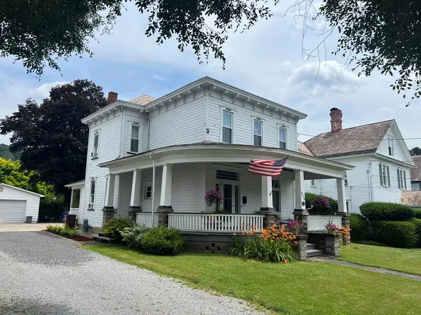 818 Liberty St, Franklin, PA 16323