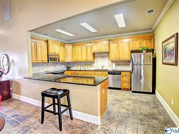 4th image of 7130 Kingsbridge Ln