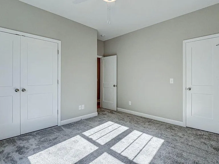 154 Lincoln Place Cir — Photo 22