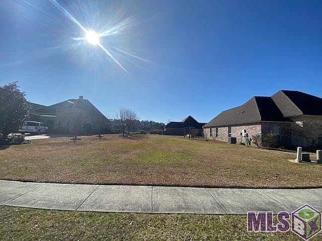 1st image of 14610 Wisteria Lakes Dr
