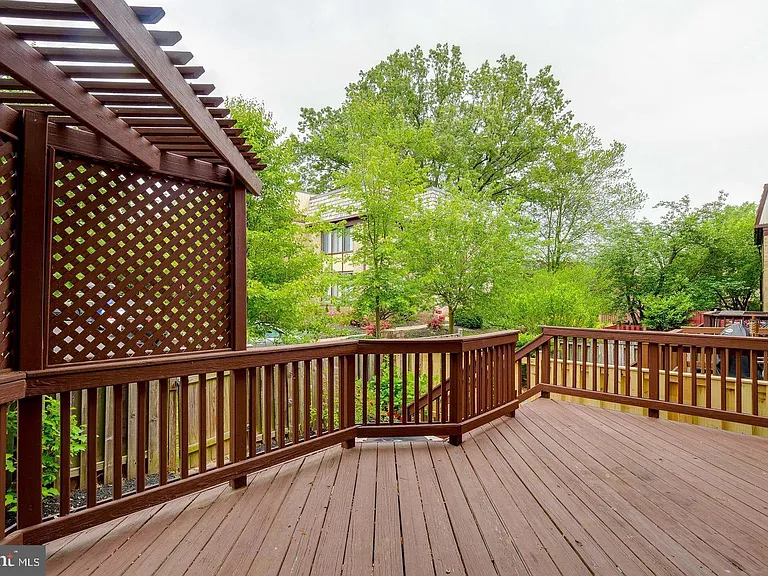 10301 Cherry View Ct — Photo 18
