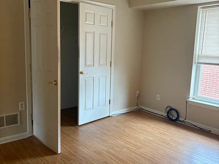 1711 W 3rd St #2-3-5 — Photo 6