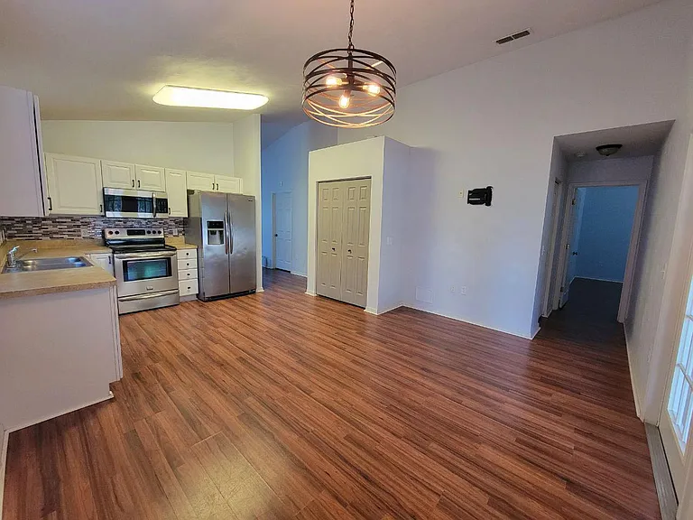 2216 NW 52nd Pl — Photo 7
