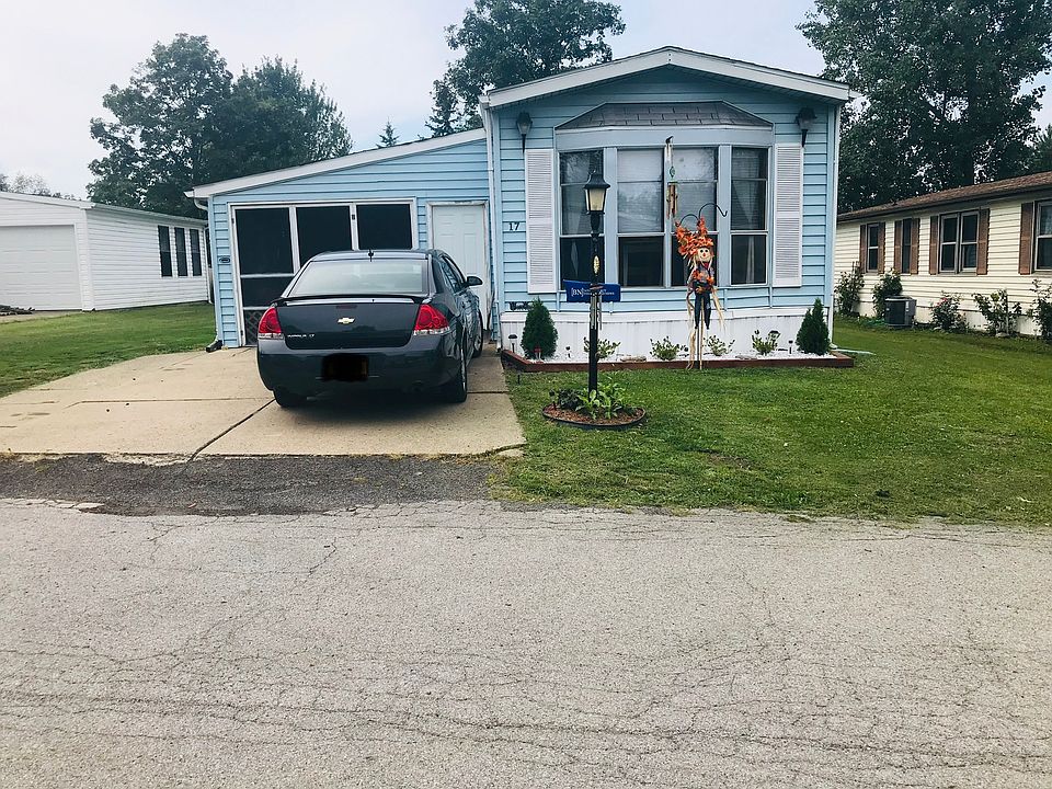 1st image of 17 Jean Dr