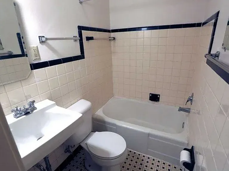 134 W Gilman St — Photo 2