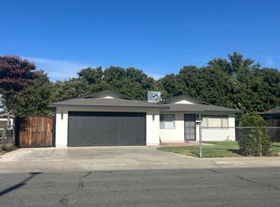 353 Holly Street, Woodlake, CA 93286