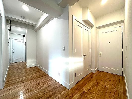 5th image of 697 W End Ave #16G