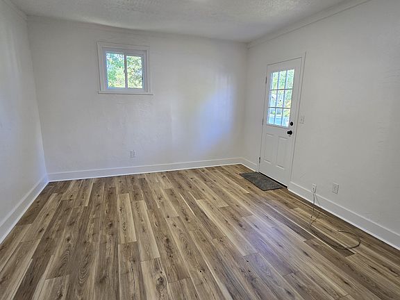 4th image of 428 W Oak St
