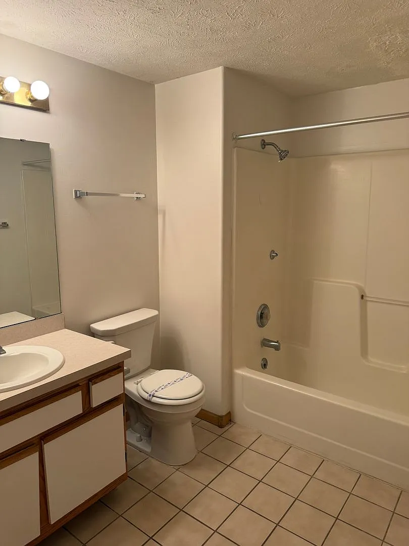 3140 NW 7th St Duplex — Photo 2