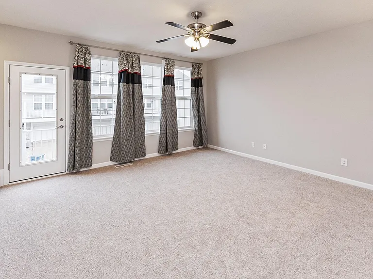 12780 Tamworth Dr — Photo 18