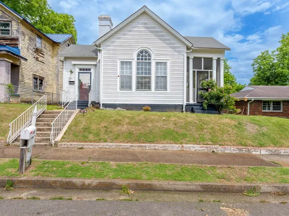 1104 Nashville Ave, Sheffield, AL 35660
