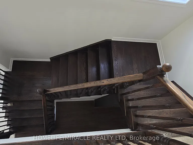 25 Phyllis Dr — Photo 12