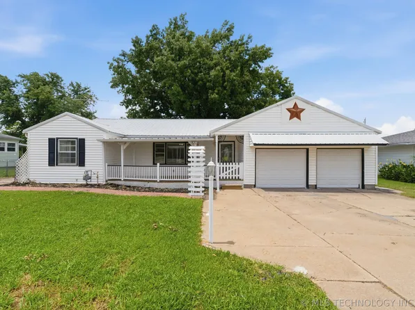 215 NE Wilshire Ave, Bartlesville, OK 74006