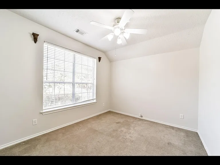 22868 Lantern Hills Dr — Photo 21