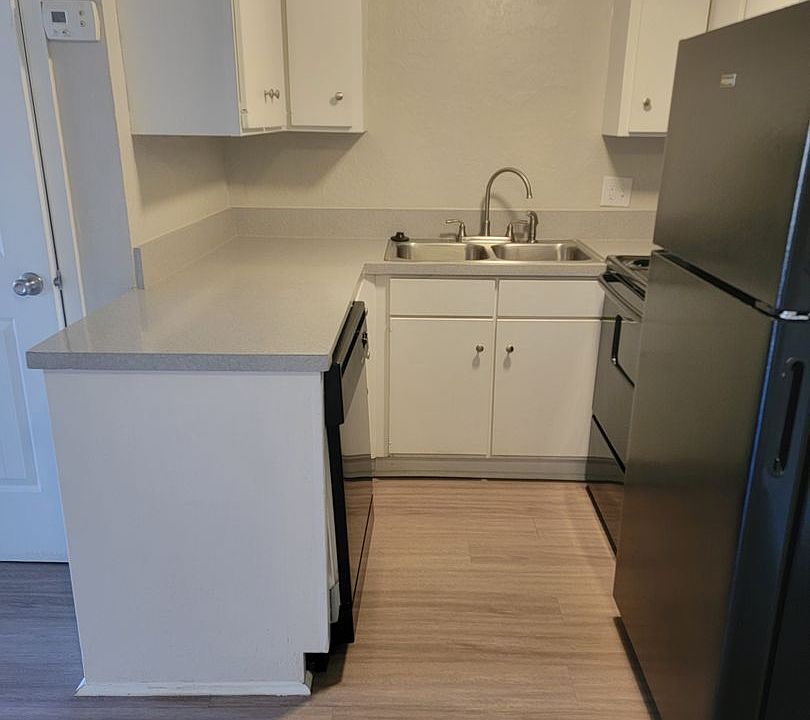 2nd image of 1300 Crown Point Ave APT 26