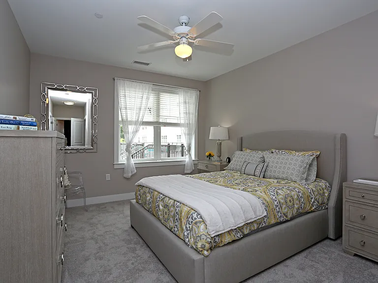 Colonial Pointe at Franklin Lakes — Photo 26