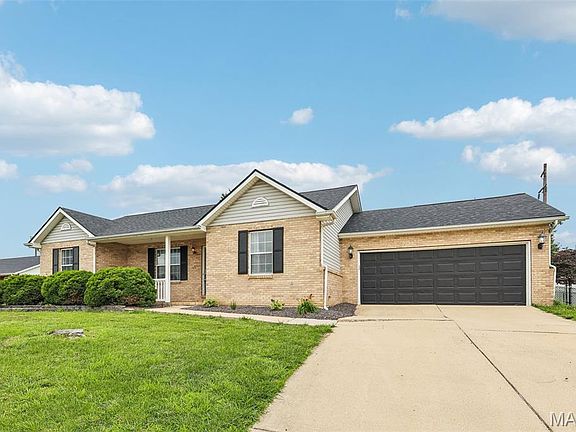 3rd image of 409 Hartman Ln
