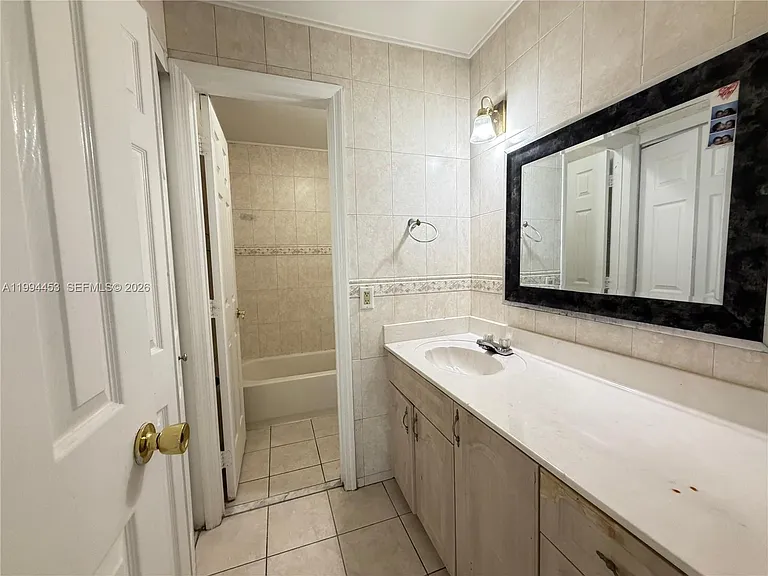 10000 NW 80th Ct #2521 — Photo 11