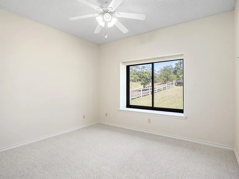 103 Crockett Dr — Photo 25