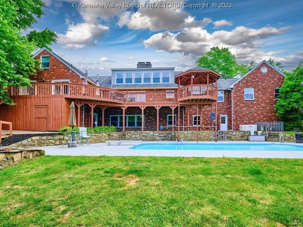 2 Bridlewood Rd, Charleston, WV 25314