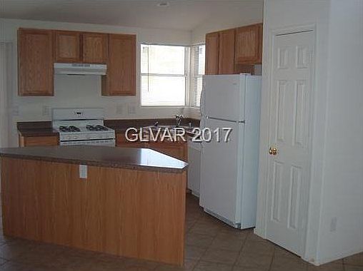 2nd image of 2702 Lava Rock Ave