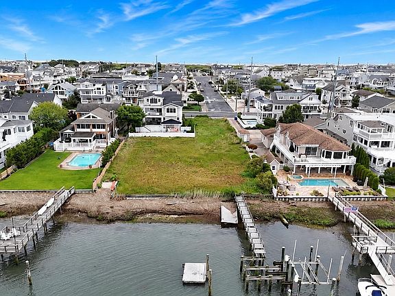 3rd image of 6088 Ocean Dr