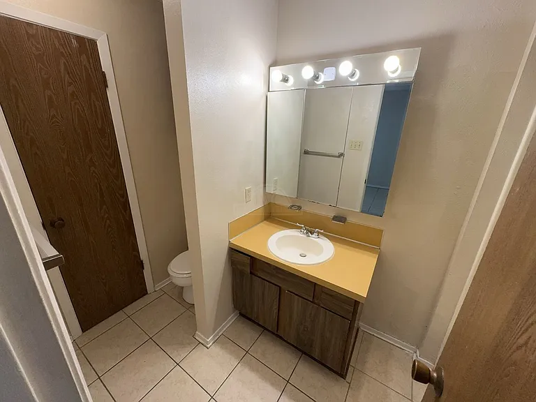 2110 Hinkle Ave — Photo 17