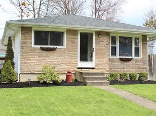 5813 Apollo Dr, Lake View, NY 14085