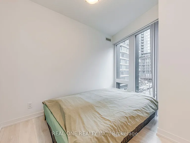 60 Shuter St #303 — Photo 14