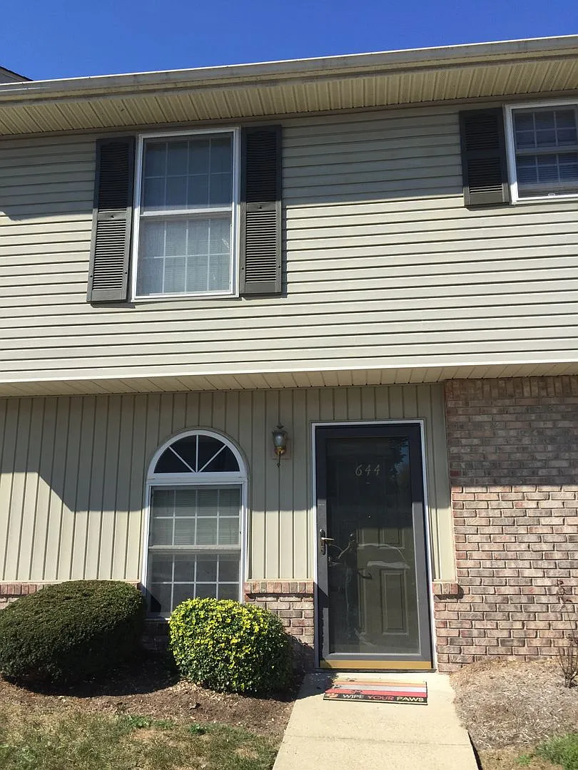 730 Sherwood Hills Dr. 2 Bed/1.5 Bath Townhome — Photo 1