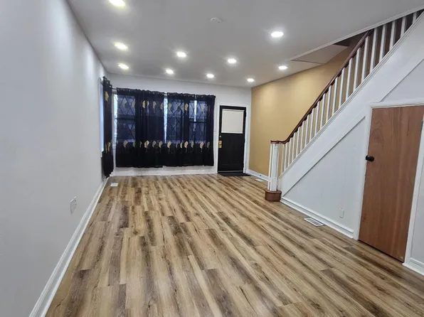 3270 N Marston St, Philadelphia, PA 19129