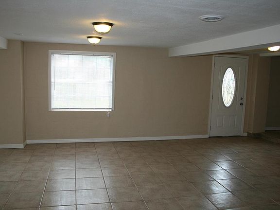 3rd image of 4824 Shelby Ave