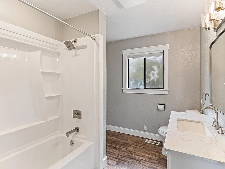4428 S 164th St #B — Photo 16
