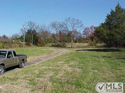 2nd image of 2725 Whites Creek Pike